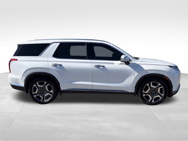 Used 2023 Hyundai Palisade Limited w/ Winter Package AWD/4WD image 8