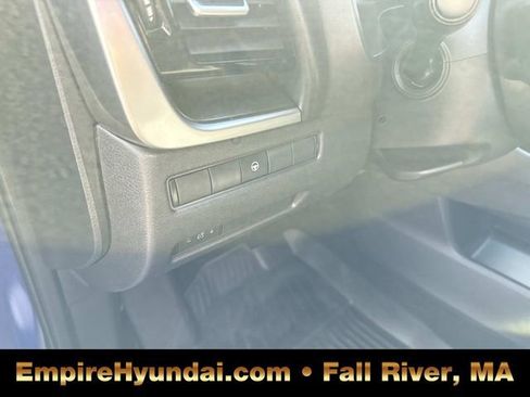 Used 2022 Nissan Rogue SV image 19