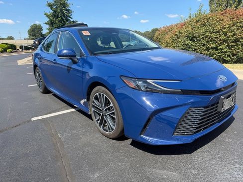 Used 2026 Toyota Camry XLE FWD image 1