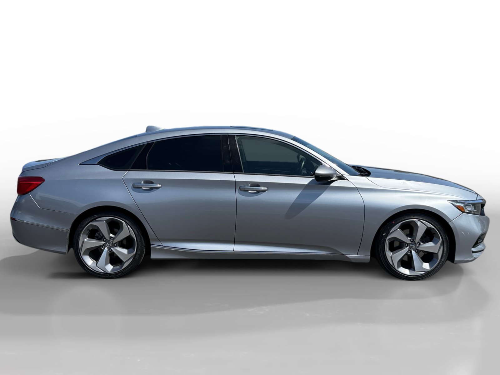 Certified 2018 Honda Accord Touring image 6