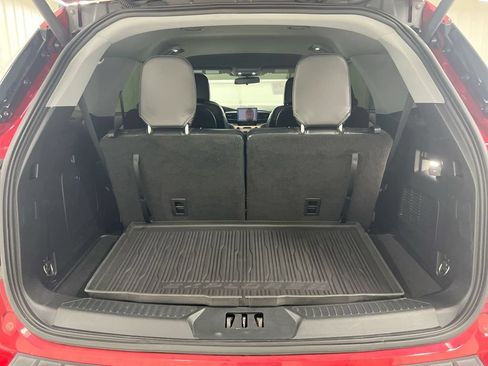 Used 2021 Ford Explorer XLT w/ Equipment Group 202A AWD/4WD image 24