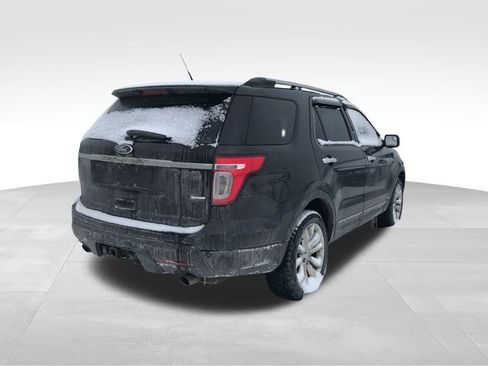 Used 2013 Ford Explorer XLT image 2