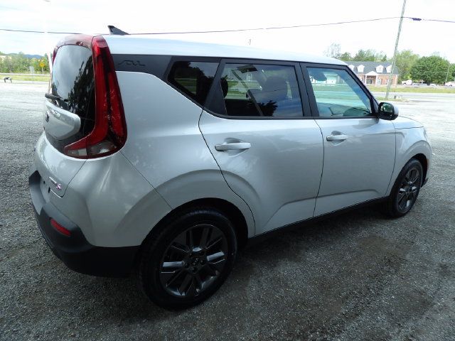 Used 2021 Kia Soul S FWD image 5
