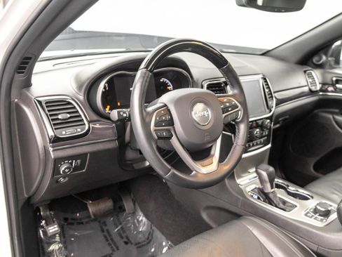 Used 2021 Jeep Grand Cherokee Overland AWD/4WD image 5