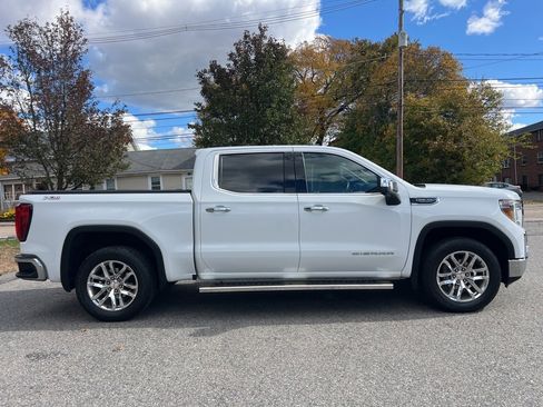 Used 2022 GMC Sierra 1500 SLT w/ X31 Off-Road Package image 6