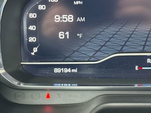 Used 2022 GMC Yukon XL AT4 image 16