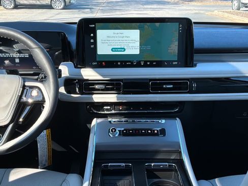 New 2026 Lincoln Aviator 2WD image 17