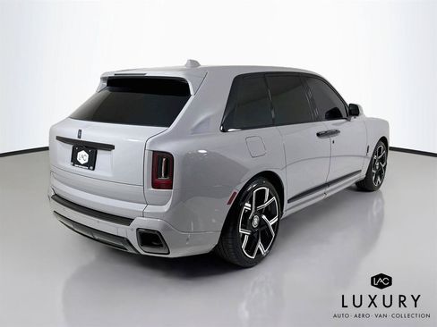 Used 2025 Rolls-Royce Cullinan Black Badge AWD/4WD image 6