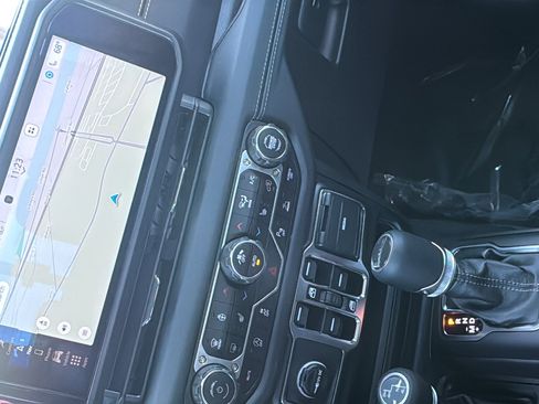 New 2025 Jeep Gladiator Sport image 32