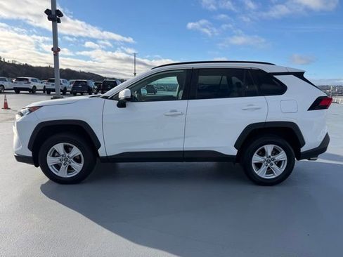 Used 2021 Toyota RAV4 XLE image 2
