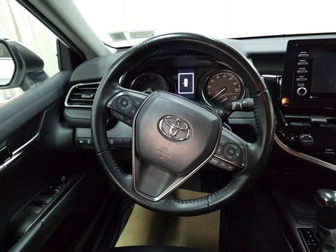 Used 2022 Toyota Camry SE FWD image 29