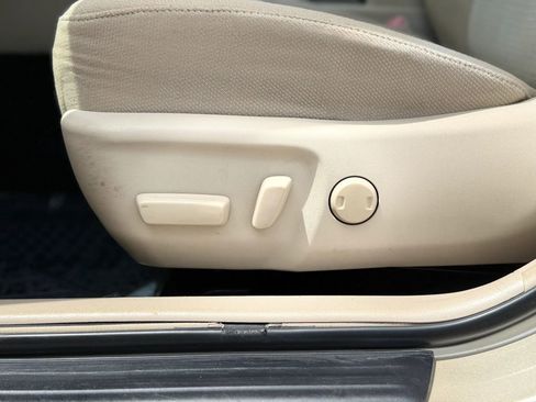 Used 2012 Toyota Camry LE FWD image 26