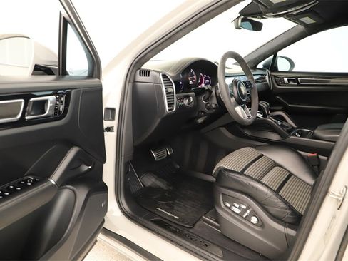Used 2021 Porsche Cayenne GTS image 14