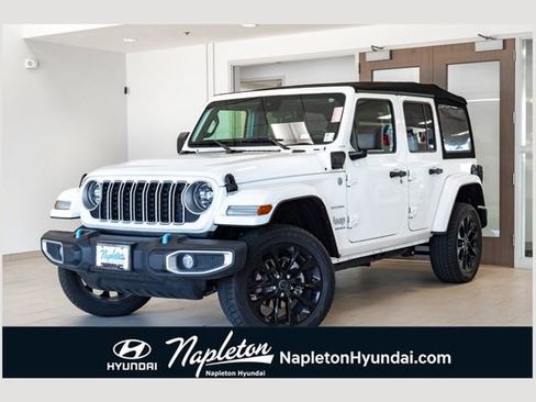 Used 2024 Jeep Wrangler Unlimited Sahara AWD/4WD image 1