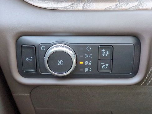 Used 2021 Ford Explorer Platinum w/ Equipment Group 601A image 16