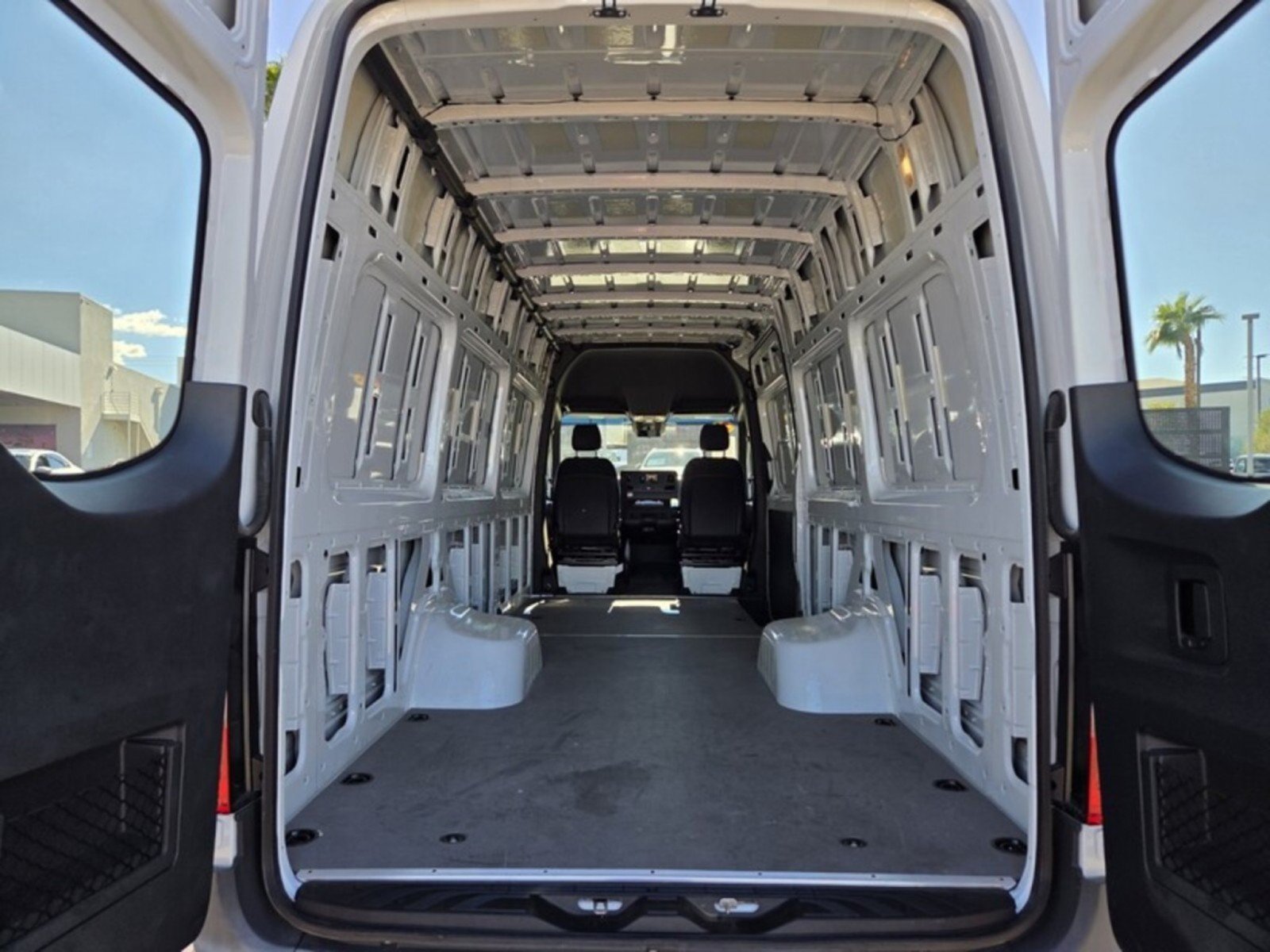Used 2024 Mercedes-Benz Sprinter 4500 image 13