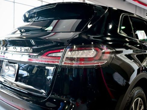 Used 2021 Lincoln Nautilus Reserve FWD image 12