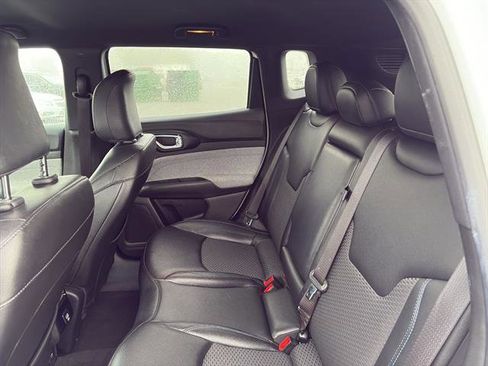 Used 2024 Jeep Compass Latitude image 12