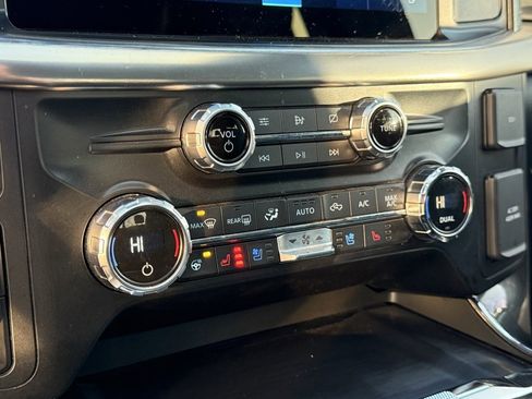 Used 2021 Ford F150 Lariat w/ Equipment Group 502A High image 19