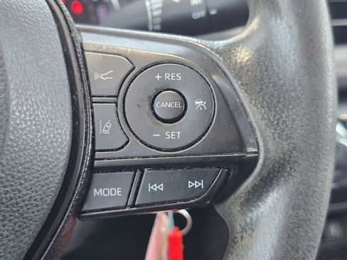 Certified 2021 Toyota RAV4 LE AWD/4WD image 29