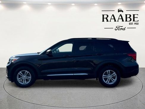 Used 2024 Ford Explorer XLT w/ Equipment Group 202A AWD/4WD image 4