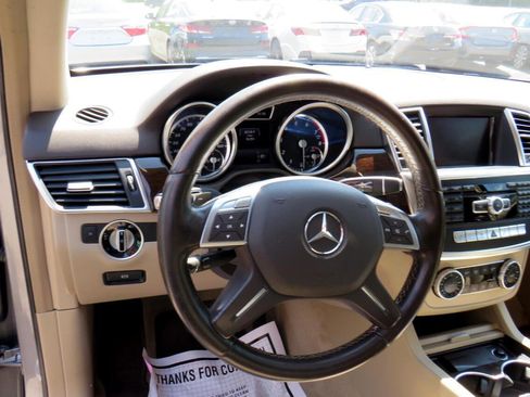 Used 2014 Mercedes-Benz ML 350 4MATIC image 27