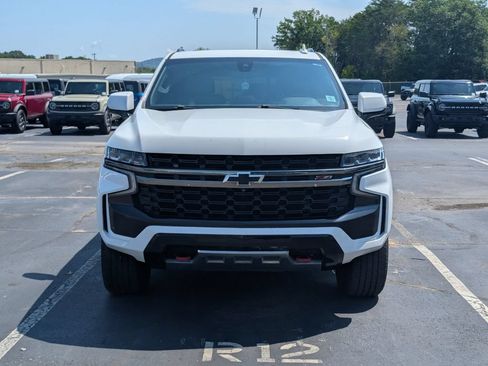 Used 2022 Chevrolet Tahoe Z71 w/ Luxury Package AWD/4WD image 5