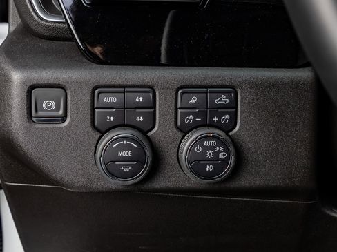 Used 2025 Chevrolet Silverado 2500 LTZ w/ Z71 Chrome Sport Edition image 22