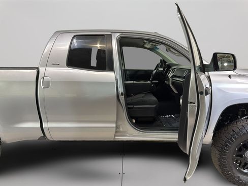 Used 2014 Toyota Tundra SR5 AWD/4WD image 31