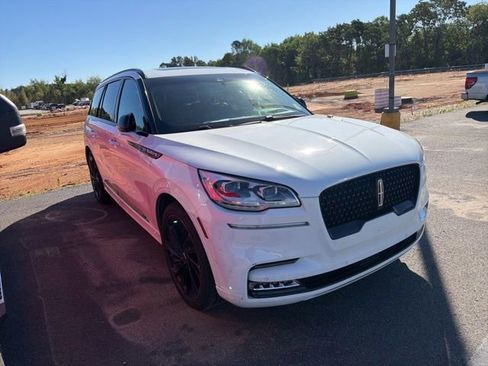 Used 2023 Lincoln Aviator Reserve w/ Equipment Group 201A RWD image 2