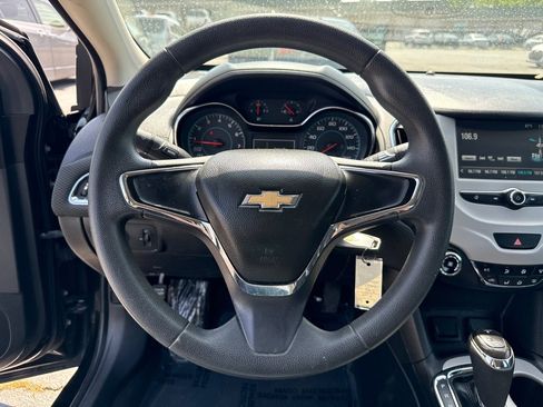 Used 2017 Chevrolet Cruze LS FWD image 14