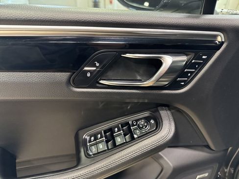 Used 2017 Porsche Macan S image 34