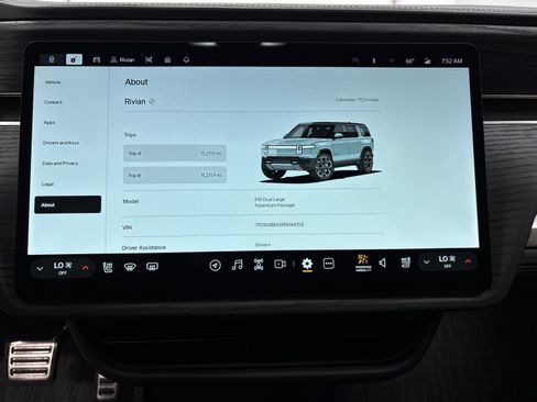 Used 2024 Rivian R1S Adventure AWD/4WD image 29