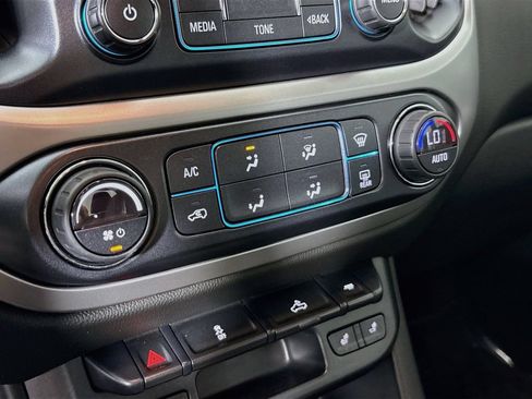 Used 2018 Chevrolet Colorado LT AWD/4WD image 20
