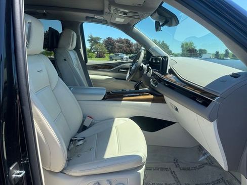 Certified 2023 Cadillac Escalade Sport Platinum AWD/4WD image 17