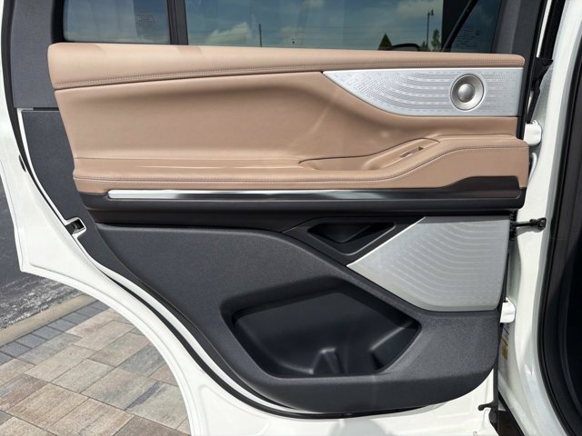 New 2027 Lincoln Navigator Black Label AWD/4WD image 13