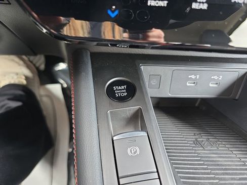 New 2026 Nissan Kicks SR image 24