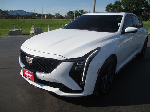 Used 2025 Cadillac CT5 V w/ Technology Package AWD/4WD image 10