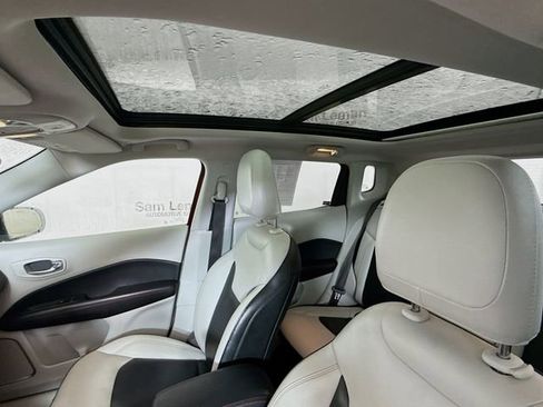 Used 2018 Jeep Compass Limited w/ Navigation Group image 21