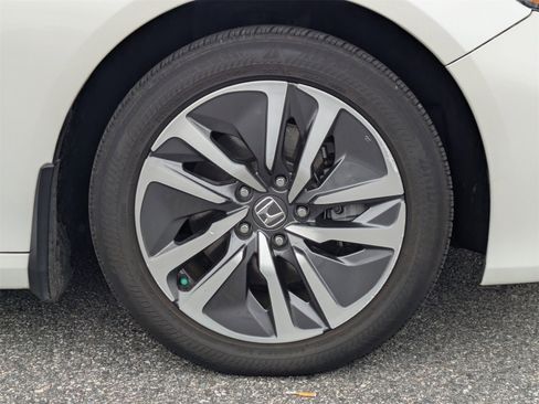 Used 2018 Honda Accord Hybrid image 12