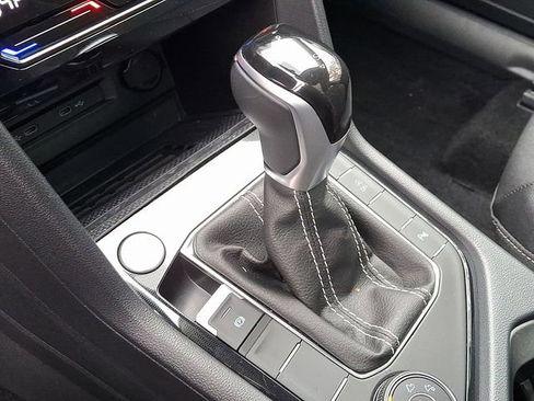 Certified 2025 Volkswagen Taos SE image 22