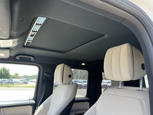 Used 2022 Mercedes-Benz G 550 image 18