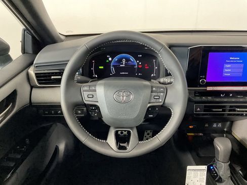 New 2026 Toyota Camry SE image 10