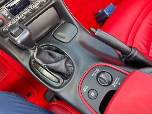 Used 2004 Chevrolet Corvette Convertible w/ Preferred Equipment Group RWD image 28
