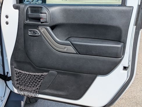 Used 2018 Jeep Wrangler Unlimited Sport S image 27