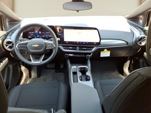 New 2026 Chevrolet Equinox EV LT FWD image 23