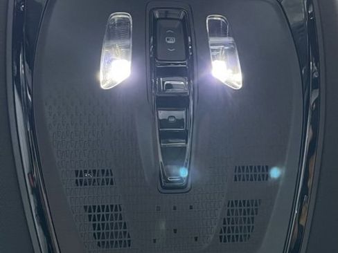 Used 2024 Cadillac Lyriq Luxury image 23