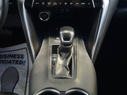 Used 2023 Toyota Venza XLE image 33