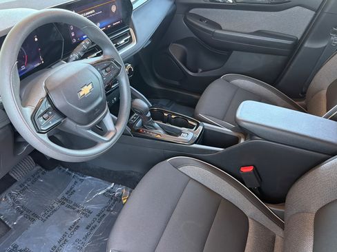 Used 2025 Chevrolet TrailBlazer LT AWD/4WD image 11