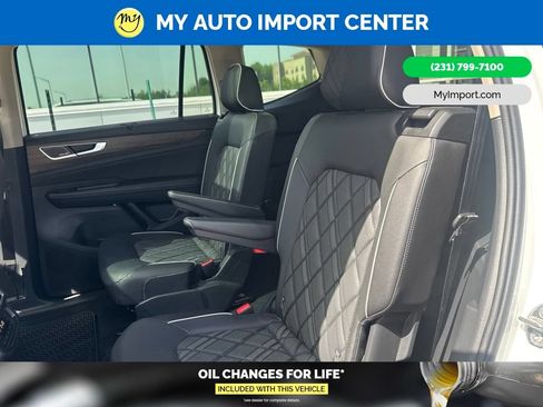 Used 2025 Volkswagen Atlas SEL Premium R-Line AWD/4WD image 25